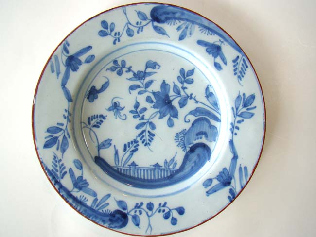 A mid 18th century Dutch Delft  8 1/2" plate
